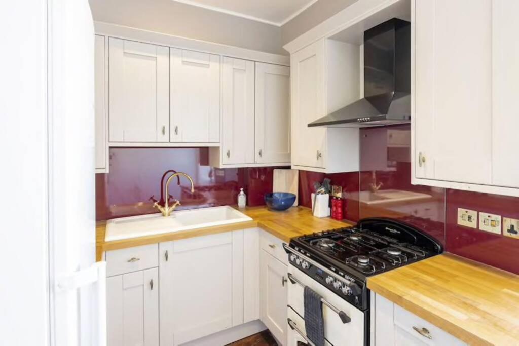 Georgian Apartment Located In The Center Of Bath. Kültér fotó